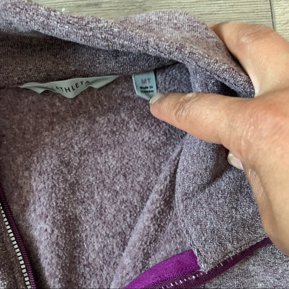 Athleta 1/2 zip pullover - Picture 7 of 7